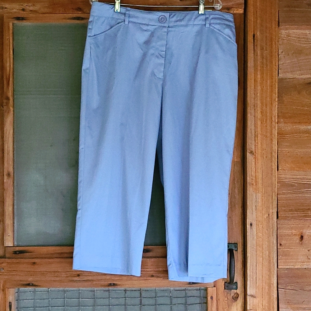 Women's Kim Rogers Light blue Capri pants,  size 18. New With Tags.